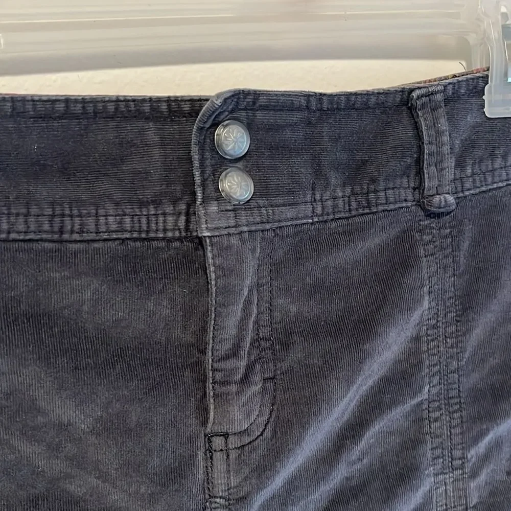 EXCELLENT CONDITION ATHLETA SIZE 8 GRAY BRUSHED CORDUROY SKIRT